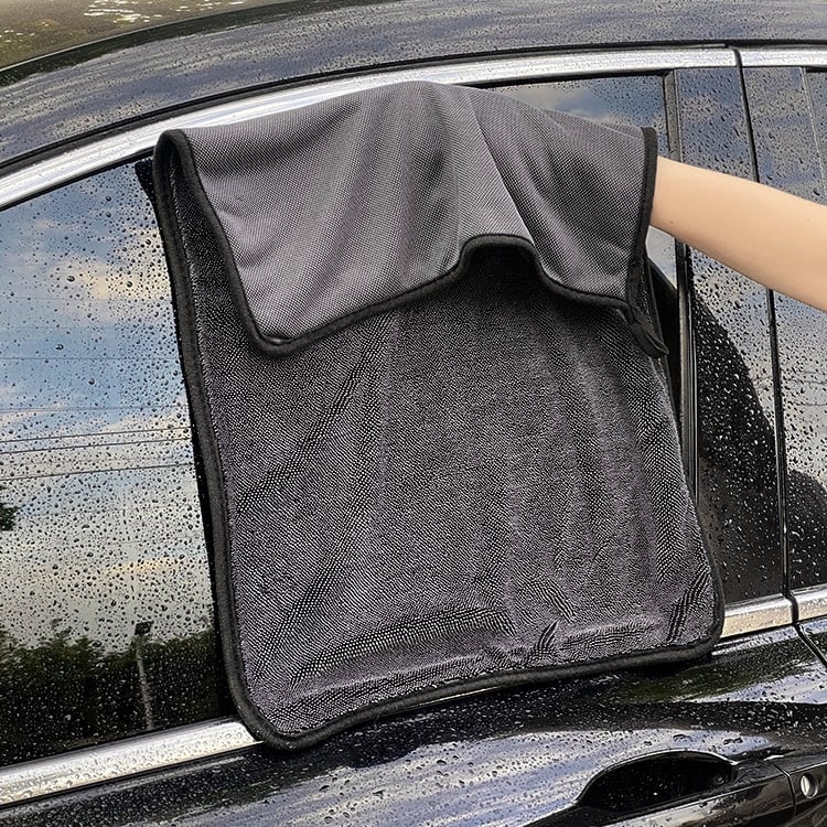 Microfiber Car Drying Towel – 600 GSM, Scratch-Free, Ultra Absorbent | 60×90cm